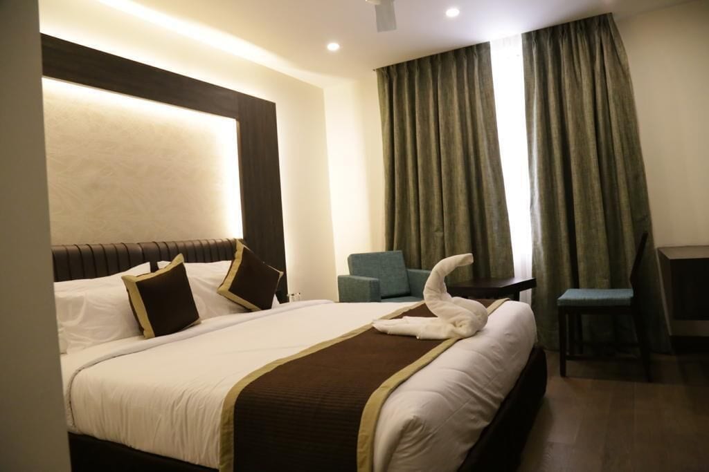 Rom – deluxe | Skrivebord, lydisolert og wi-fi (inkludert)