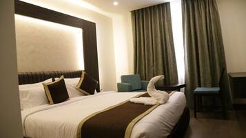 Rom – deluxe | Skrivebord, lydisolert og wi-fi (inkludert)