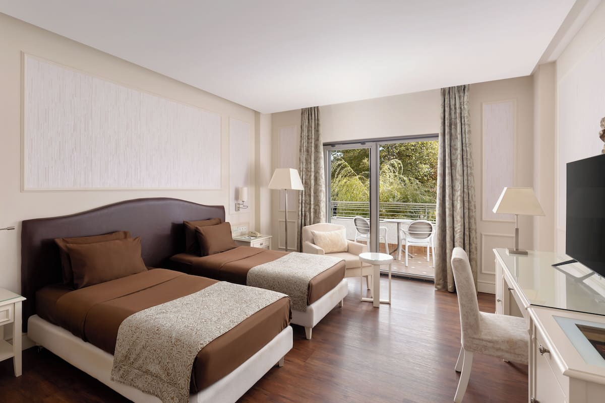 Grand Deluxe Twin Room | 1 Schlafzimmer, Minibar, Zimmersafe, Schreibtisch