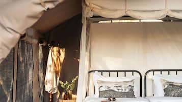 Individually furnished, bed sheets