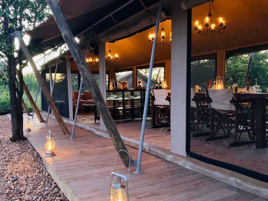 Breakfast, lunch, dinner served; local and international cuisine