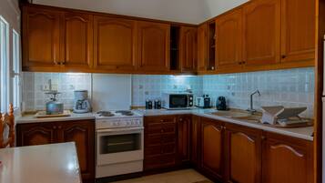 Apartment, 1 Bedroom | Private kitchen