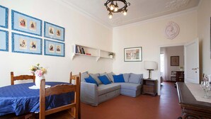 Unclassified image, 2 of 26, button - Apartment withTerrace and elevator (Firenze)