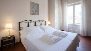 Unclassified image, 3 of 26, button - Apartment withTerrace and elevator (Firenze)