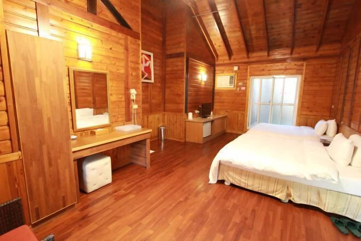 Blackout curtains, free WiFi, bed sheets