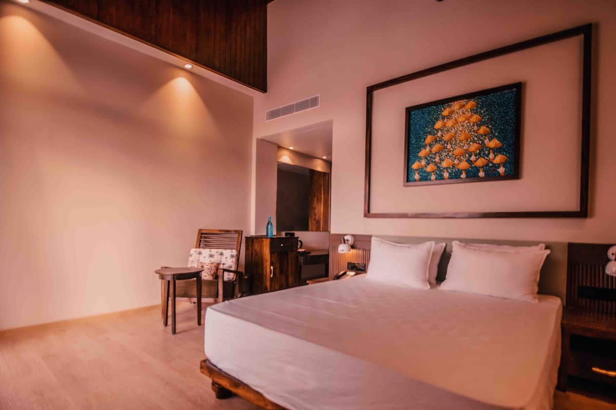 Deluxe kamer, 1 twee- of 2 eenpersoonsbedden | 1 slaapkamer, een minibar, een kluis op de kamer, een bureau