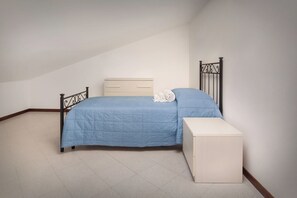 2 chambres, lit parapluie