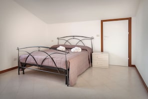 2 chambres, lit parapluie