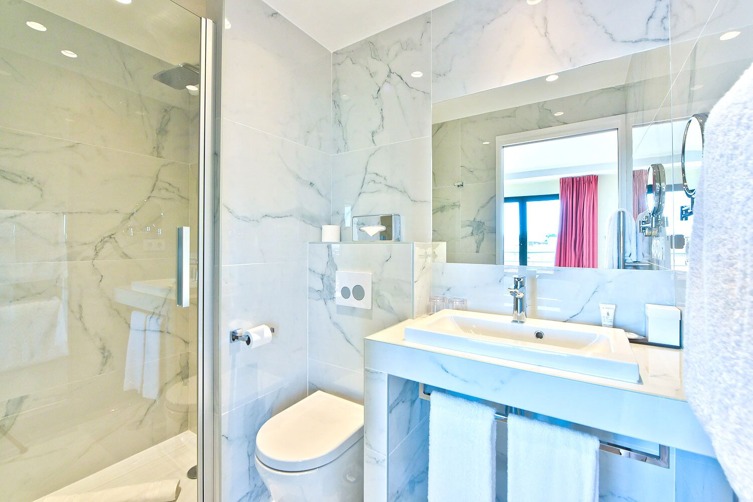 panoramic double room, balcony, sea view | bathroom | designer toiletries, hair dryer, bathrobes, slippers