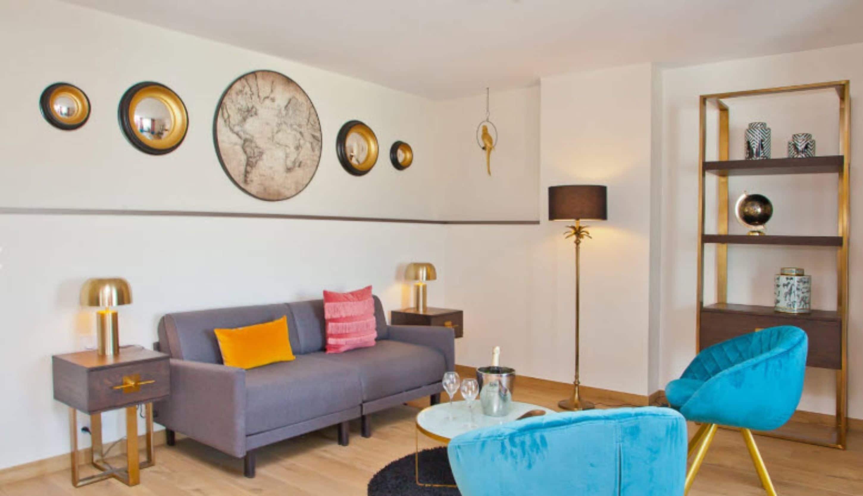 junior suite, balcony, city view | living area | flat-screen tv