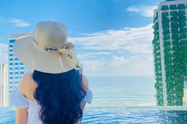 43-inch flat-screen TV with cable channels, TV