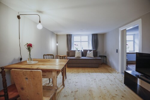 * CLARA * Ground floor apartment in the Jewish quarter