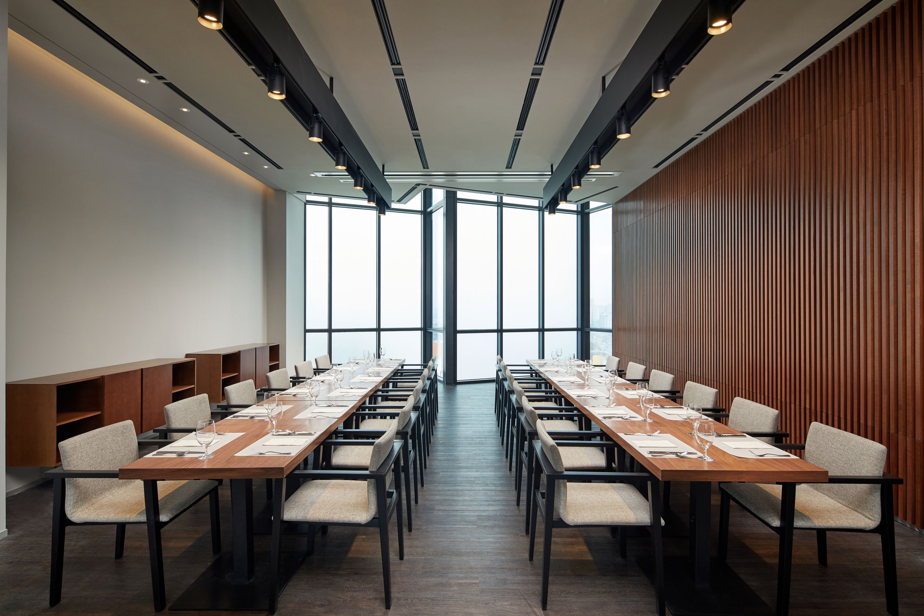 breakfast, lunch and dinner served