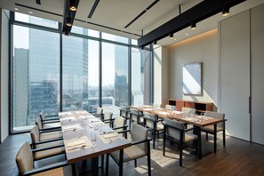아침 식사, 점심 식사 및 저녁 식사 제공