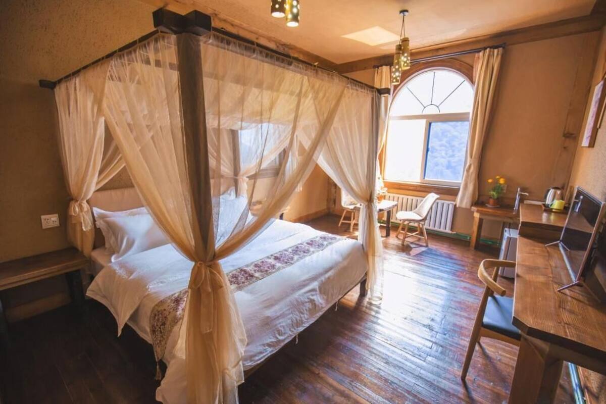 Double Room | Desk, blackout drapes, WiFi (free), bed sheets