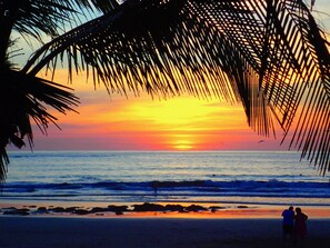 In Strandnähe, Liegestühle, Strandtücher