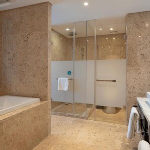 Business Suite, Non Smoking | Bathroom | Shower, free toiletries, hair dryer, towels - Vyluk J Hotel Lishui Rail Station (Lishui)