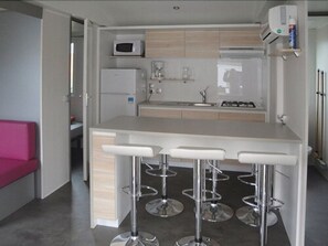 Mobile Home (Prestige) | Living area - Camping Beaume Giraud (Balazuc)