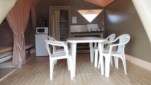 Tent (Canada) | Living area - Camping Beaume Giraud (Balazuc)