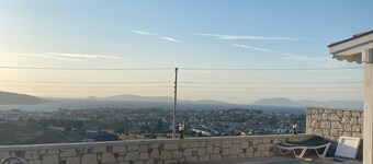 Vacation home De'Lale Villa with great views and pool in Izmir Reisdere