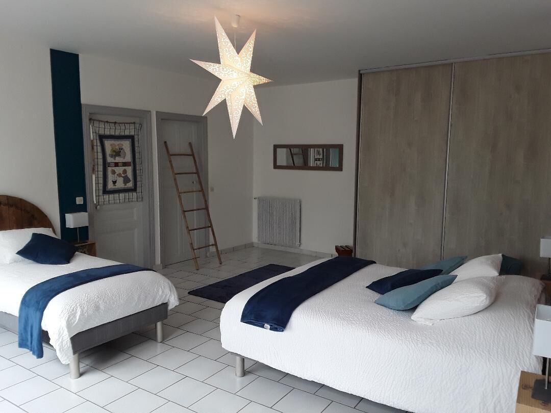 4 bedrooms, iron/ironing board, travel crib, free WiFi