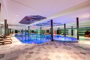 สระว่ายน้ำในร่ม