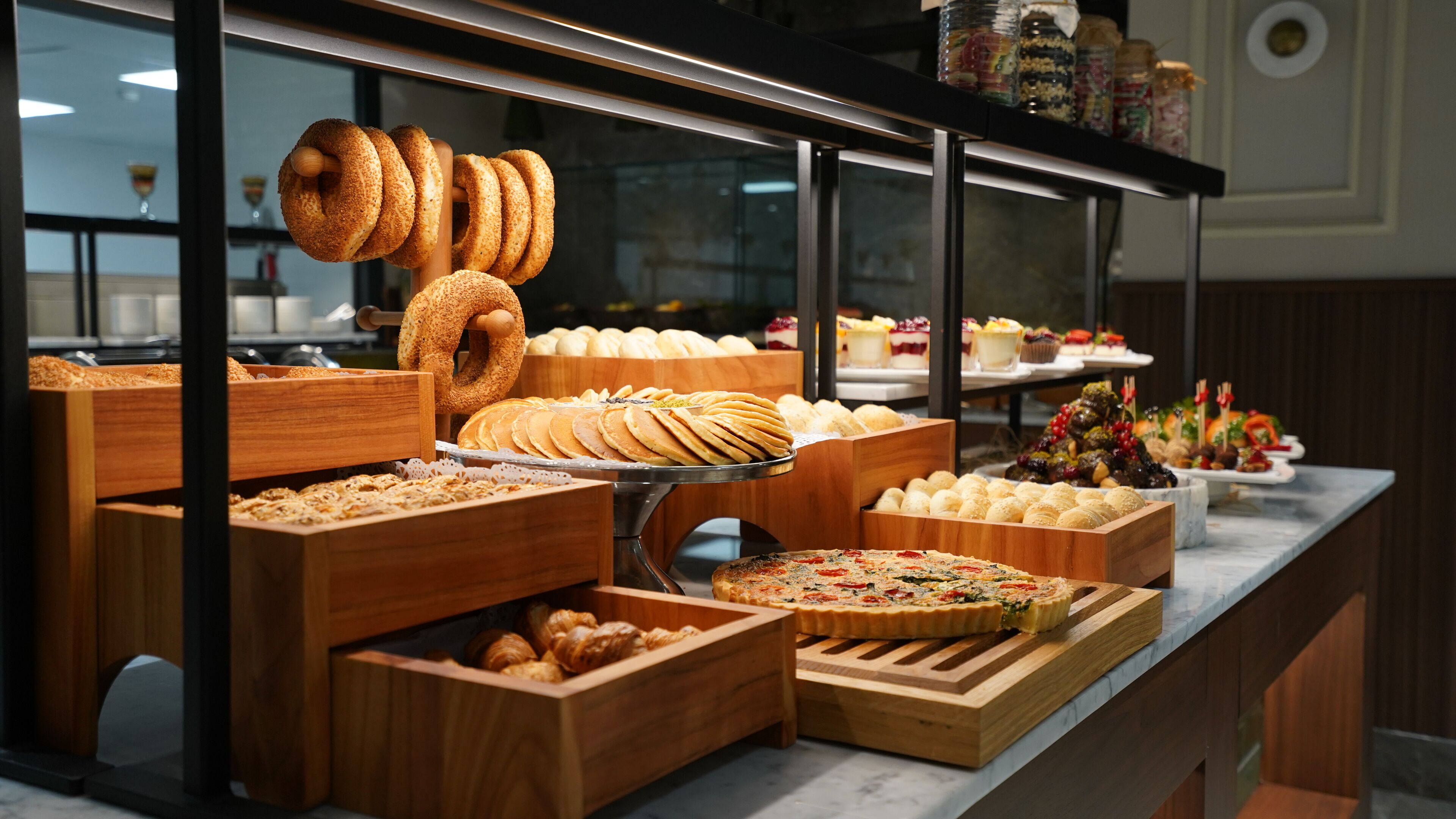 Desayuno buffet diario (EUR 15 por persona)