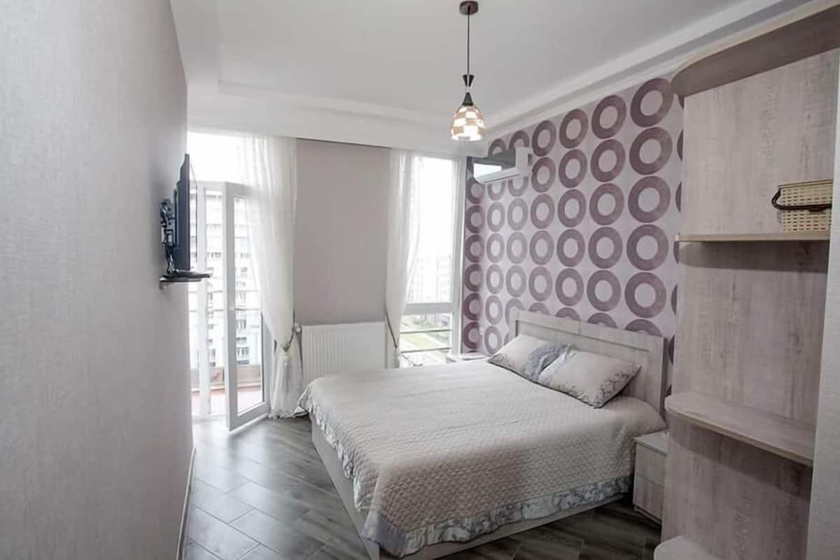 Economy Double Room | Soundproofing, iron/ironing board, free WiFi, bed sheets