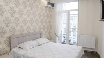 Economy Double Room | Soundproofing, iron/ironing board, free WiFi, bed sheets