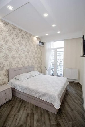 Economy Double Room | Soundproofing, iron/ironing board, free WiFi, bed sheets