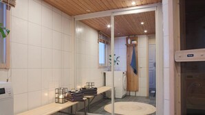 淋浴設備、吹風機、毛巾、肥皂