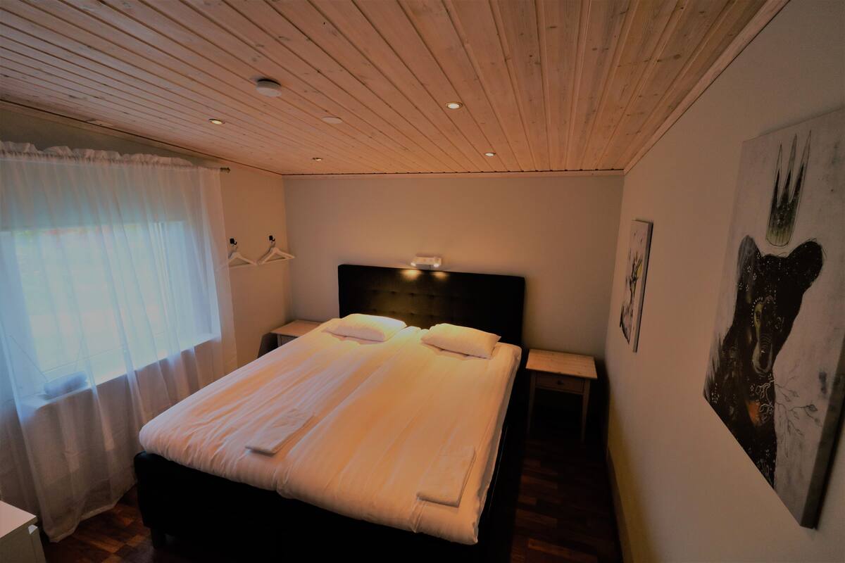 Sistema de insonorización, wifi gratis y ropa de cama 