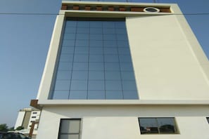 Exterior - Hotel Akaibara (Mandal)