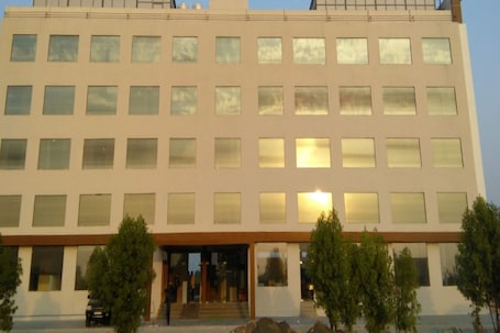 Property entrance. Hotel Akaibara