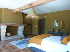 5 bedrooms, iron/ironing board, travel crib, free WiFi