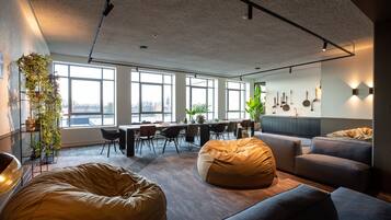 Kawasan tempat duduk lobi