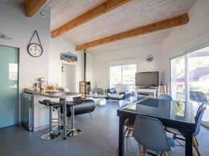 Dining - Contemporary House for 6 with Garden, Near Lake & Ocean in Peaceful Biscarrosse (Biscarrosse)