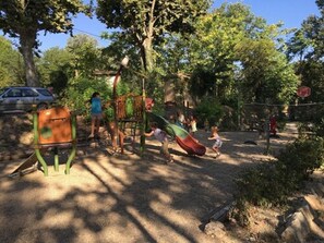 Außen-Kinderspielplatz