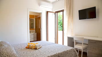 Comfort Double or Twin Room | In-room safe, desk, laptop workspace, free cribs/infant beds