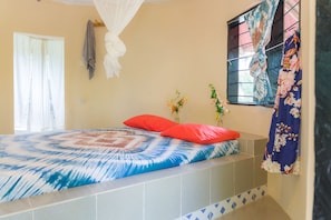 Basic Cabin, Private Bathroom | Blackout drapes, bed sheets - Tamba Kuruba Eco lodge (Kartong)