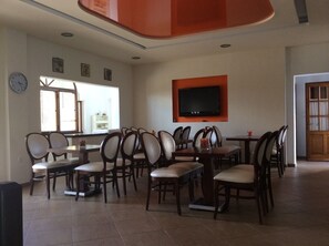 Daily buffet breakfast (EUR 8 per person) - Hotel Filoxenia (Aristotelis)