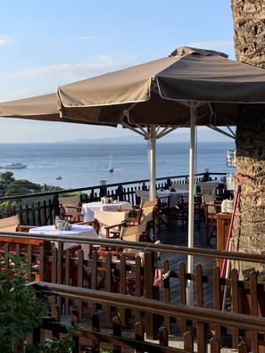 Terrace/patio - Hotel Filoxenia (Aristotelis)