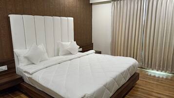 Deluxe Double Room | Desk, free WiFi