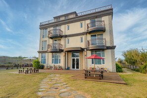 Exterior - Shang Shing Yue Mu (Magong)