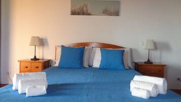 Superior-Doppelzimmer, Meerblick | Verdunkelungsvorhänge, Bettwäsche