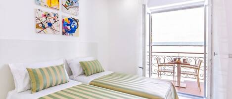 2 bedrooms, in-room safe, desk, iron/ironing board