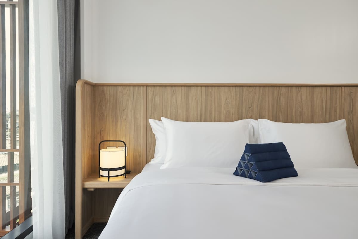 In-room safe, desk, laptop workspace, soundproofing