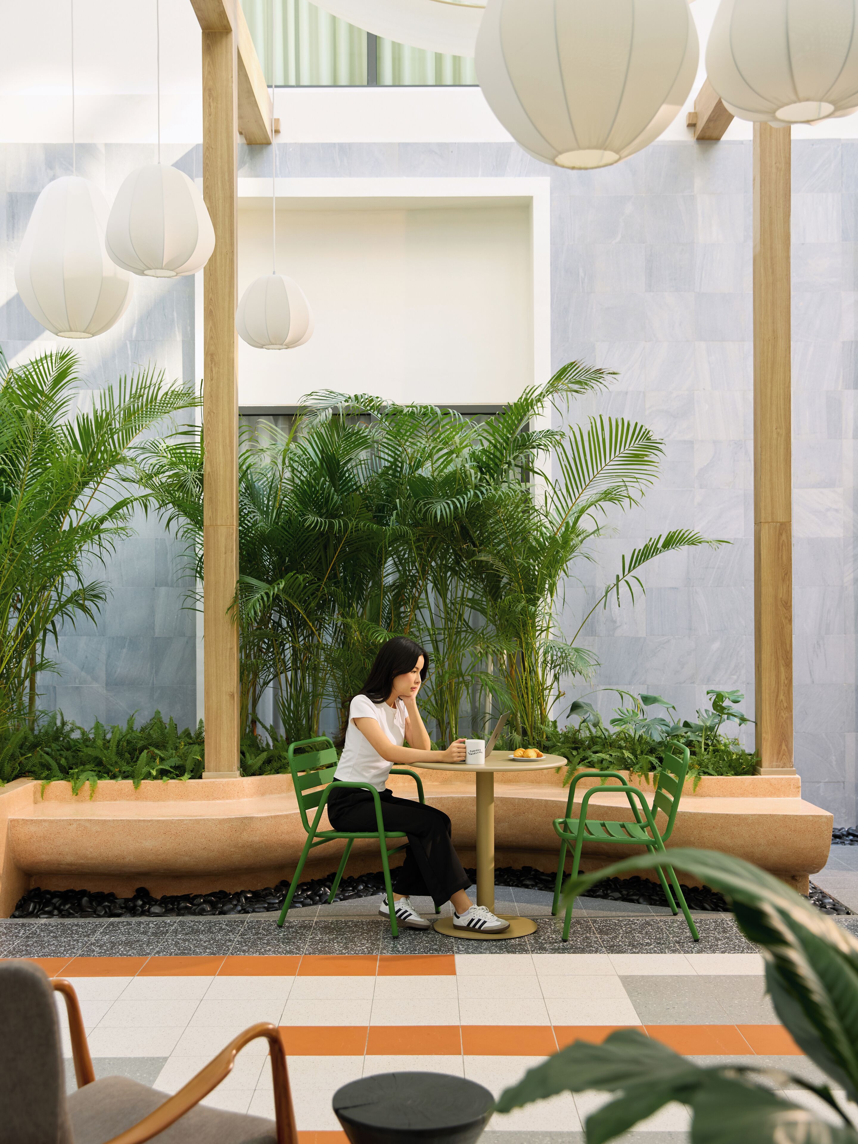 43-inch smart tv with satellite channels, tv