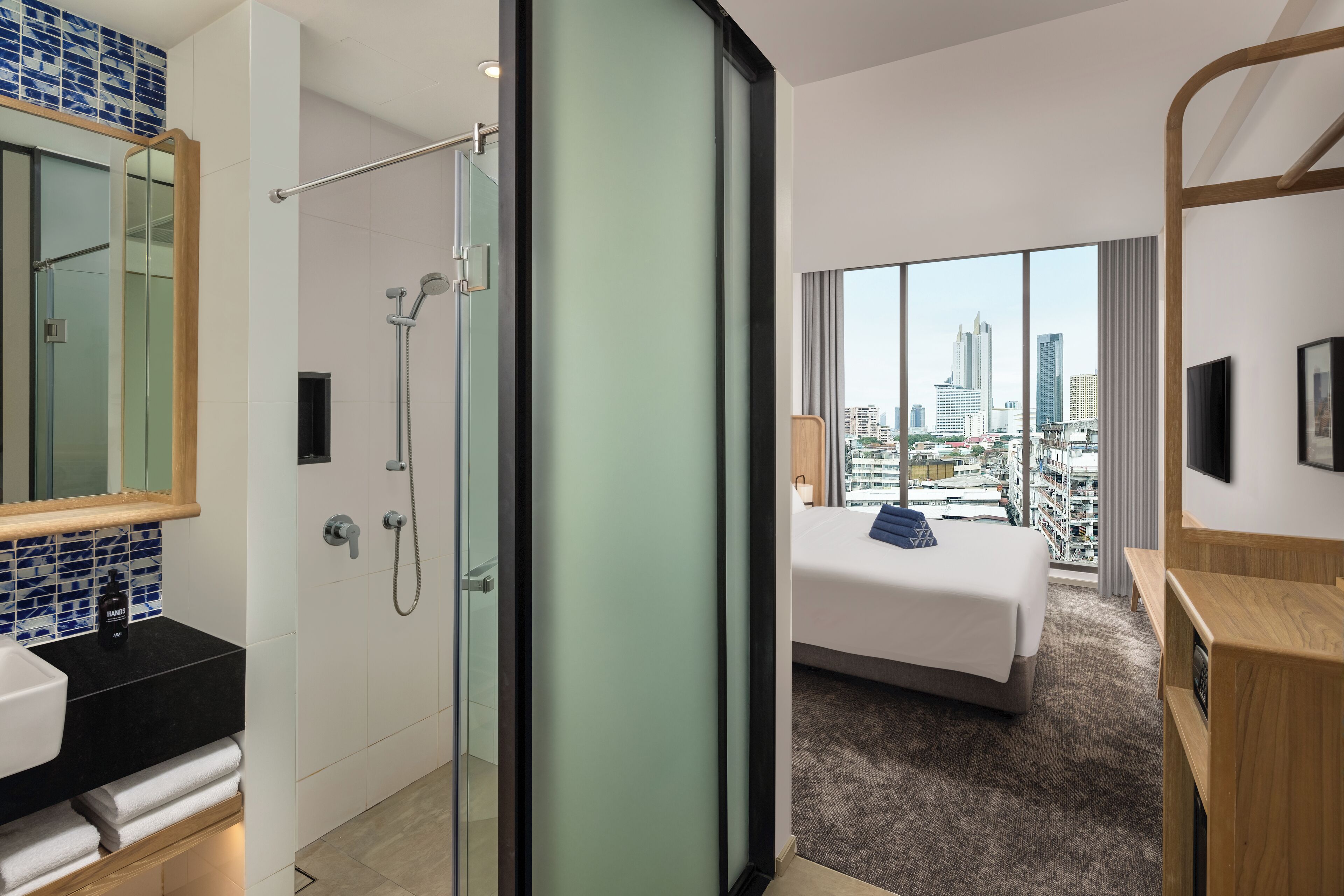 comfy king city | city view