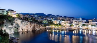 Heart of Emerald, overlooking the picturesque lake of Agios Nikolaos